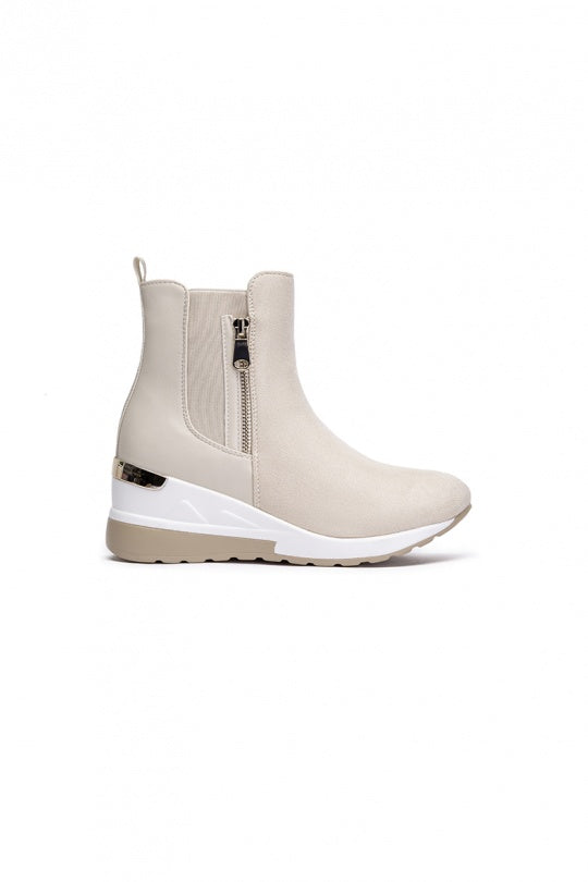 Kylie Cream boots