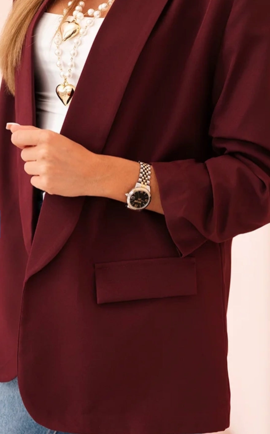 Una burgundy blazer