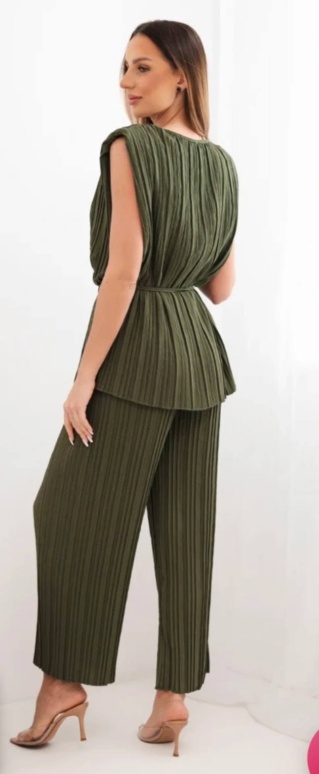 Joan Khkai set